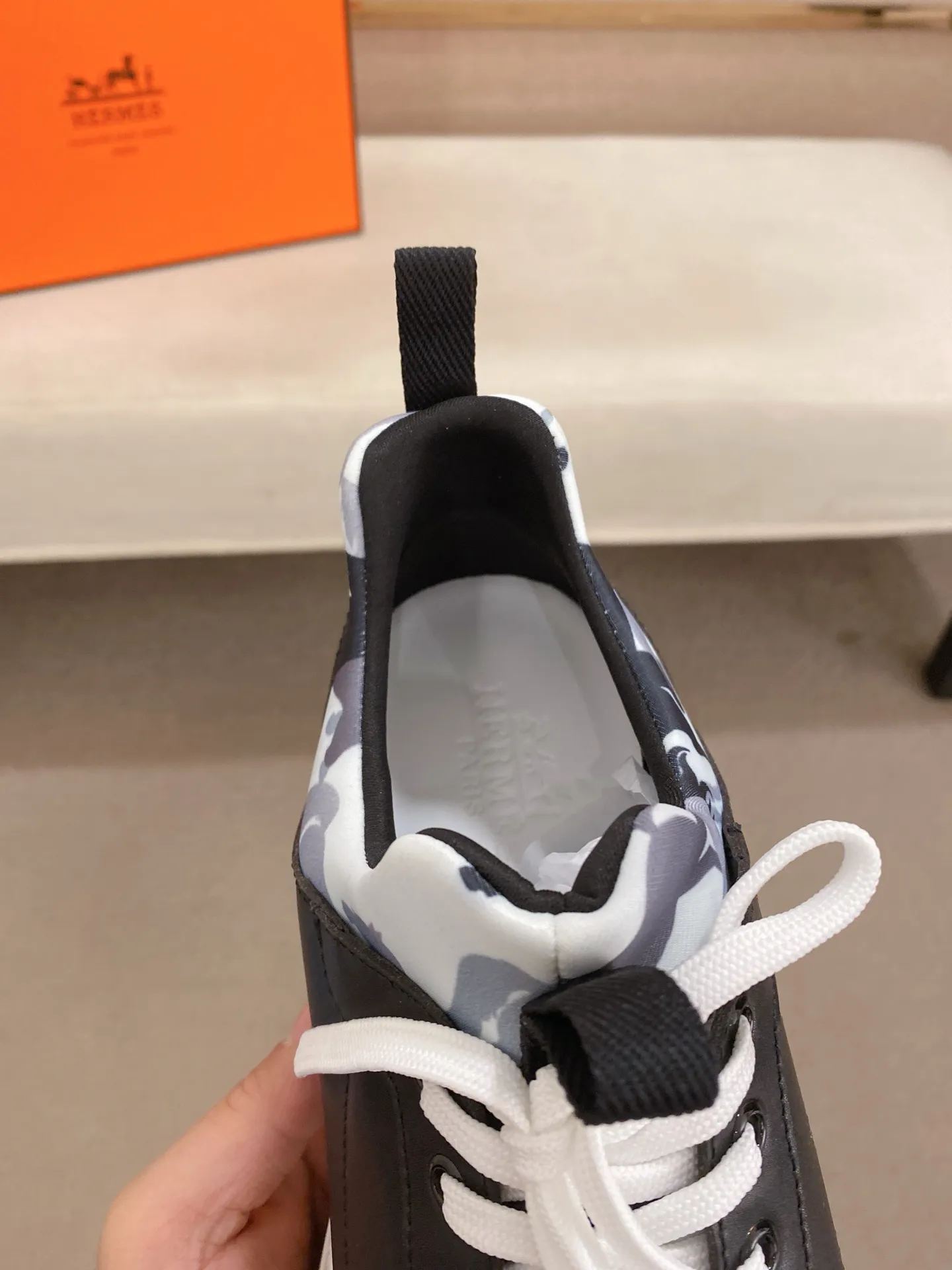Men's clothing and shoes💰: 600💰《HERMES》【Classic original order·Version】Hermès; top 🔝purchasing agent🔍🔍men's latest 🇺🇸 counter sales simultaneously, imported from Italy original ▲▲cowhide ▲▲ (high-end, nobility, class) ) Exquisite workmanship (Italian 🇮🇹 imported water-dyed 🐂 cowhide lining) sole: original sole provided by the original factory, ⚠️exclusive double-layer activity·TPR·rubber·combined molded outsole; super comfortable·wear-resistant·non-slip·environmental protection The real thing is more beautiful if you take the real thing (high quality, follow the order). You can enter and exit the counter at will * Number of yards: 38-44 (can be customized 45-46, non-returnable)